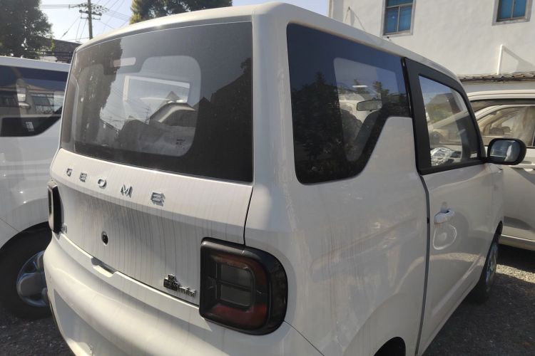 吉利银河 2024款 熊猫mini 200km 耐力熊车身外观7