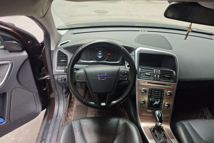 沃尔沃XC60 2017款 T5 智行升级版中控内饰13