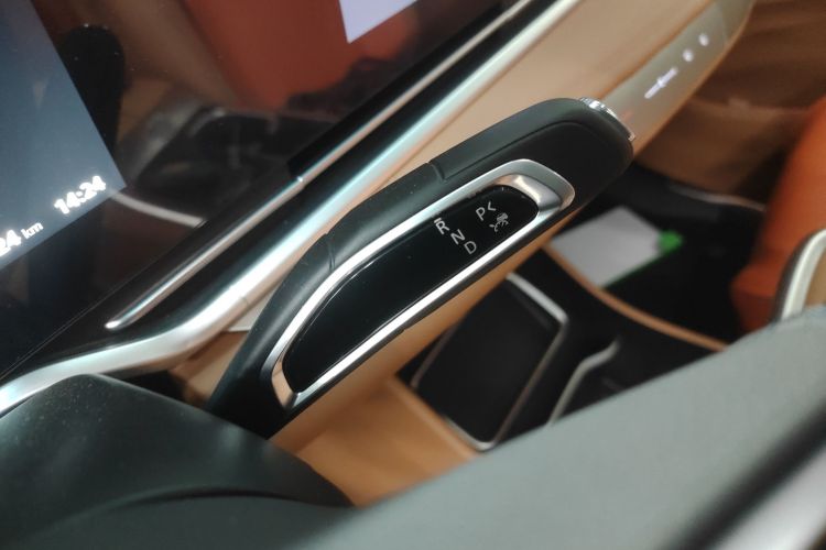 上汽大通MAXUS 大家9 2024款 超混 超长续航森林版 七座中控内饰18