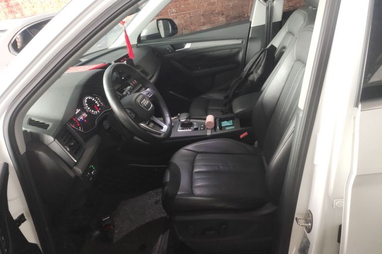 奥迪Q5L 2018款 40 TFSI 荣享进取型 国V中控内饰19