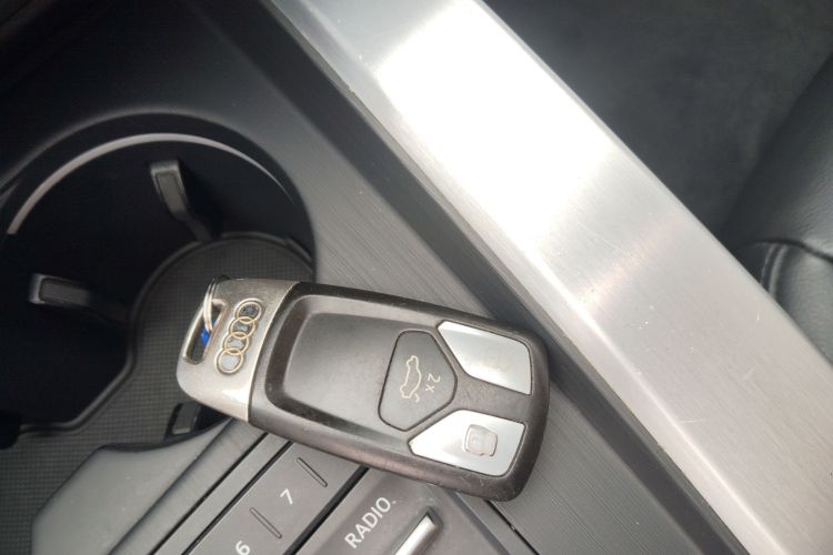 奥迪A4L 2019款 40 TFSI 时尚型 国VI中控内饰7001