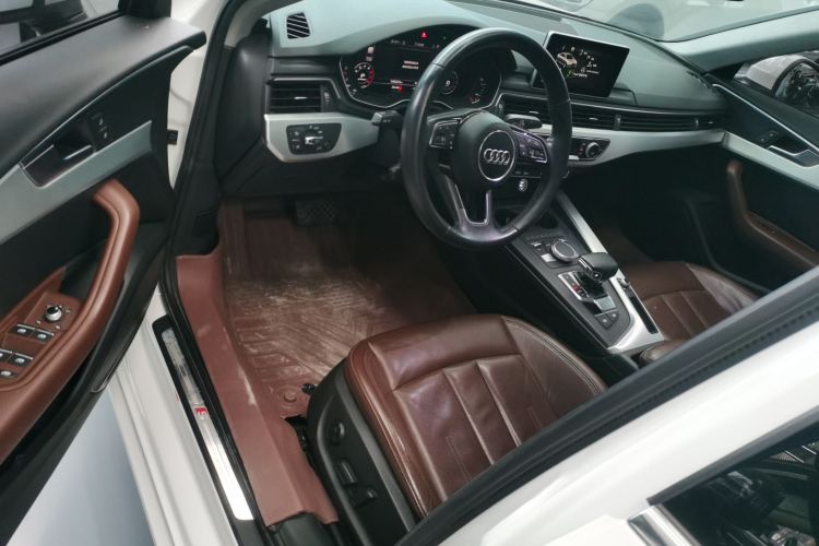 奥迪A4L 2018款 30周年年型 40 TFSI 时尚型中控内饰20