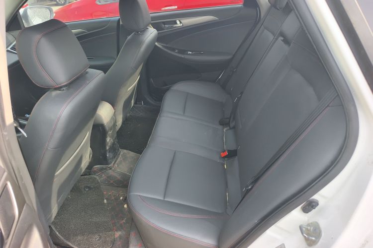 长安 逸动 2016款 1.6L 手动风尚型中控内饰21