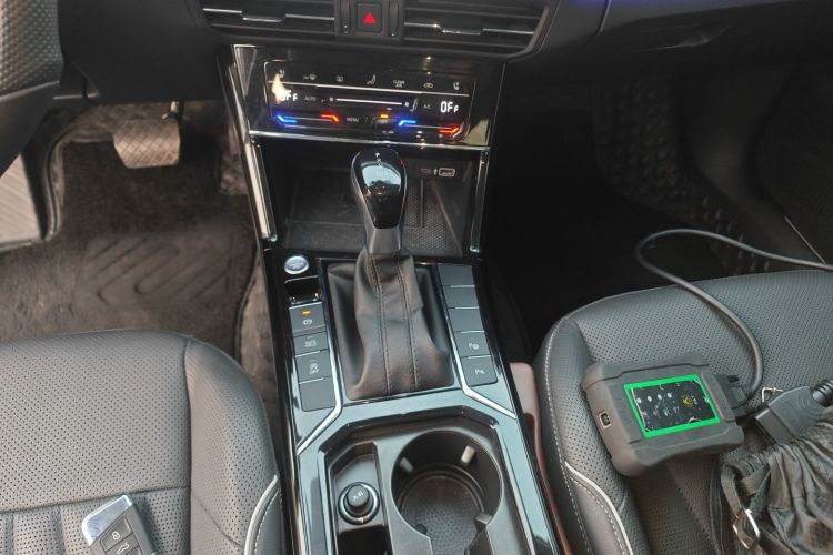 大众 帕萨特 2022款 330TSI 豪华版中控内饰18