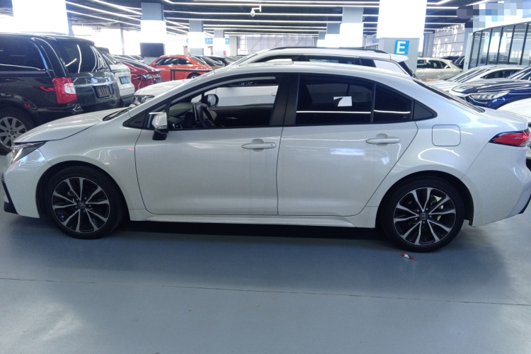 丰田 雷凌 2021款 185T CVT运动版车身外观6003