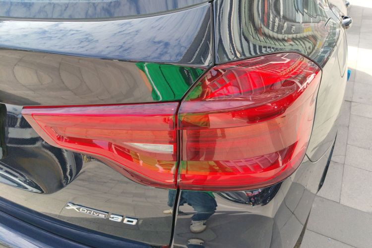 宝马X3 2021款 改款 xDrive30i 领先型 M运动套装车身外观9