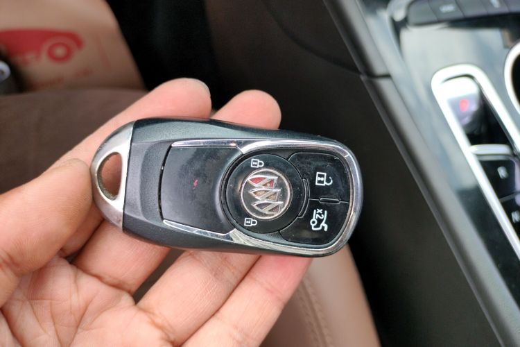 别克 君威 2022款 552T 智享型中控内饰11