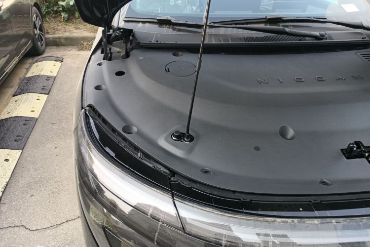 日产N7 2025款 625 Pro机舱底盘25