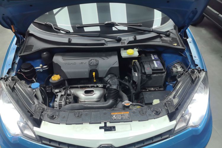 名爵3 2016款 1.3L AMT舒适版机舱底盘24