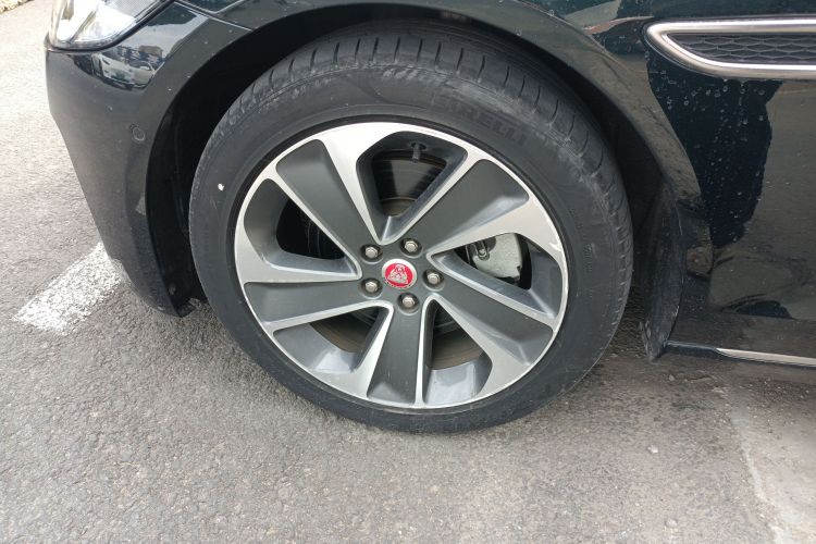 捷豹XFL 2022款 XFL 2.0T P200 两驱精英豪华版车身外观6007