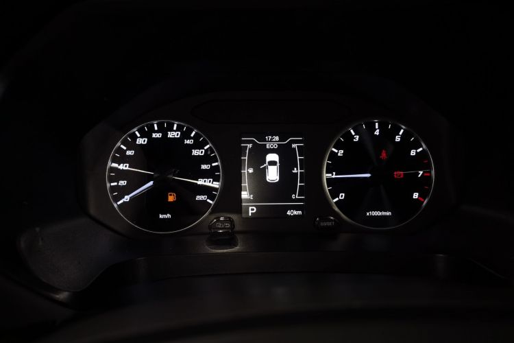 奇瑞 瑞虎7 2025款 卓越版  1.5T CVT全球版中控内饰14