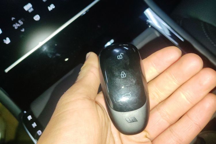 理想汽车 理想ONE 2021款 增程6座版中控内饰7001