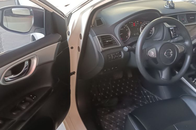 日产 轩逸 2022款 经典 1.6XE CVT舒适版中控内饰20