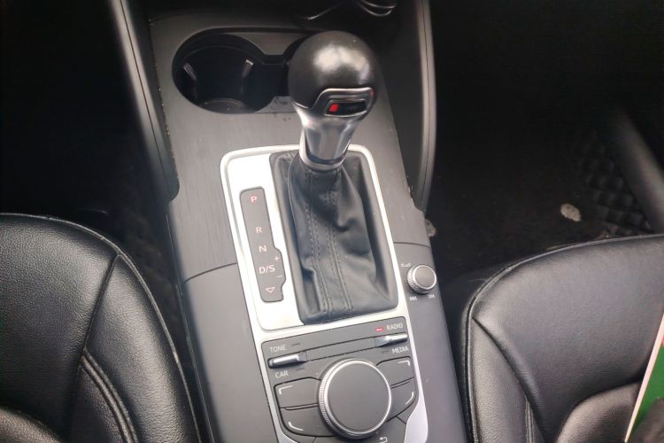 奥迪A3 2016款 Limousine 35 TFSI 进取型中控内饰18