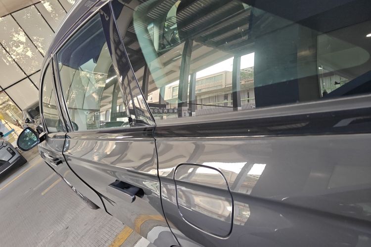 林肯 航海家 2023款 2.0T 四驱尊睿版车身外观4