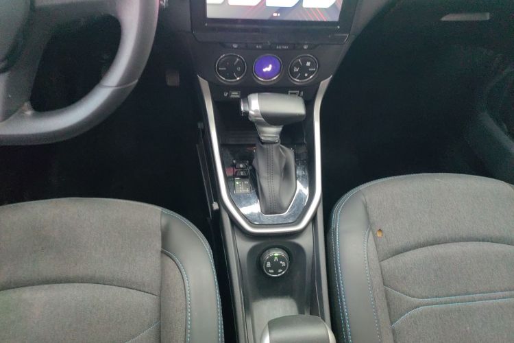 雪铁龙C3-XR 2021款 190THP DCT致尚版中控内饰18