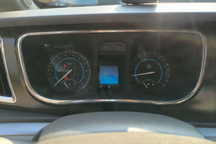 别克GL8 2011款 2.4L LT豪华商务行政版局部细节14