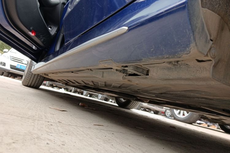 奔驰C级 2019款 C 260 L 运动版局部细节9002