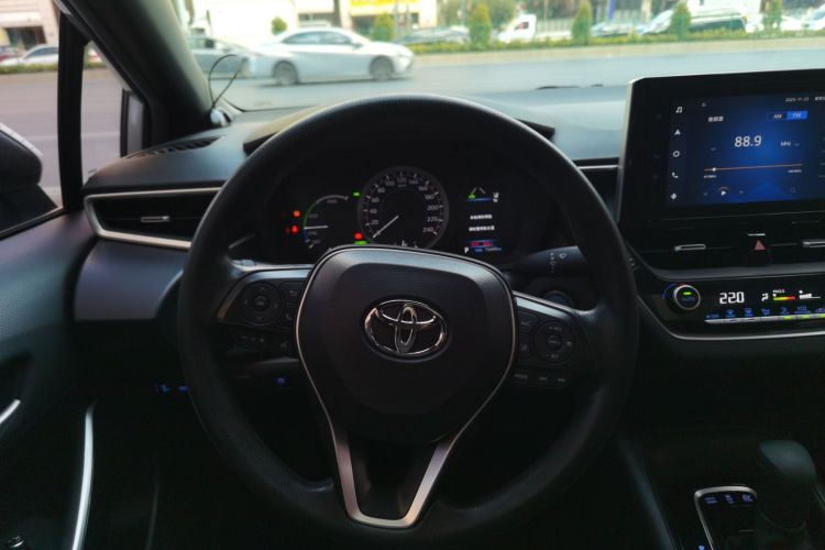 丰田 雷凌 2021款 双擎 1.8H E-CVT豪华版局部细节13