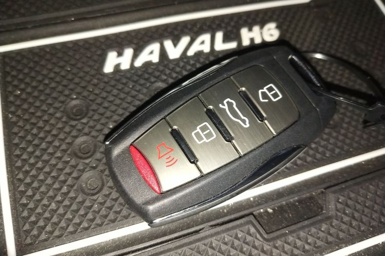 哈弗H6 2022款  第三代 1.5T 自动两驱Supreme+中控内饰11