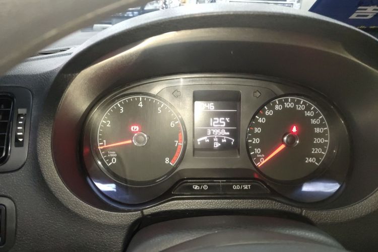 大众 Polo 2016款 1.4L 手动风尚型中控内饰14