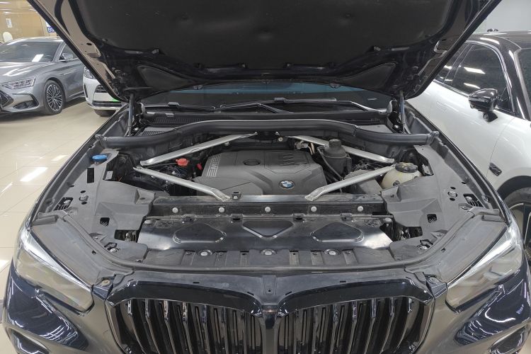 宝马X5(进口) 2021款 改款 xDrive30i M运动套装机舱底盘24