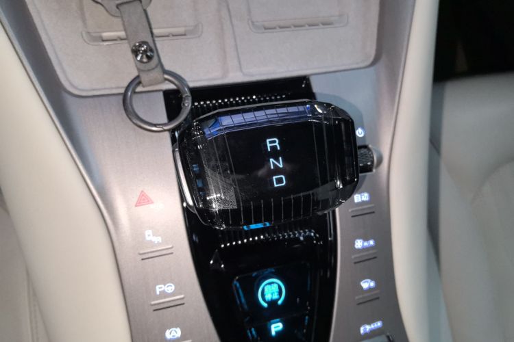 腾势N7 2024款 630 四驱智驾Ultra版中控内饰18