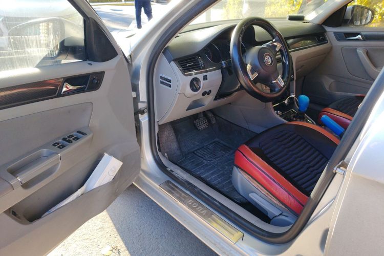 大众 宝来 2013款 1.6L 自动时尚型中控内饰20