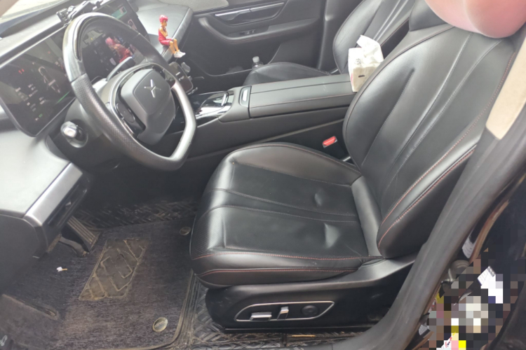 小鹏P7 2022款 586G中控内饰19