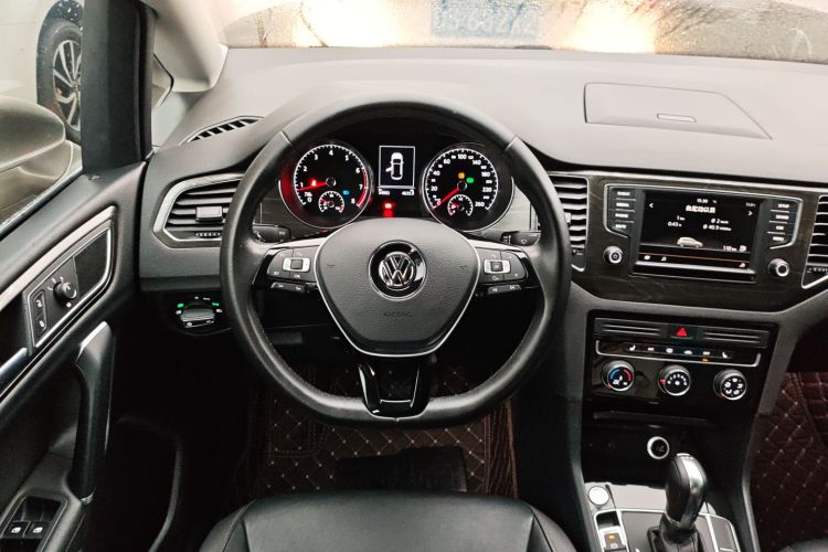 大众 高尔夫·嘉旅 2016款 230TSI 自动豪华型局部细节13