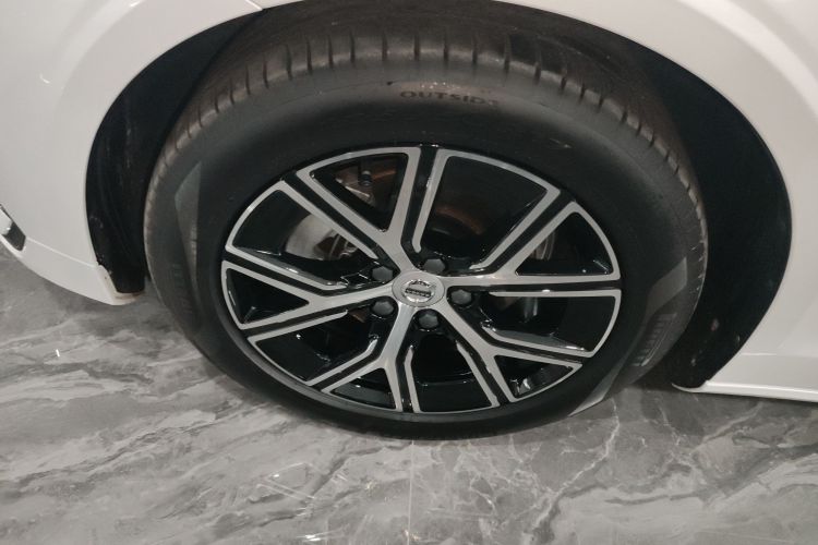 沃尔沃S60 2025款 B4 智逸豪华版车身外观6006