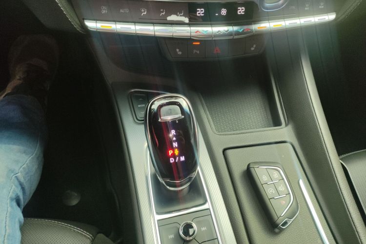 凯迪拉克CT5 2021款 改款 28T 豪华型中控内饰18