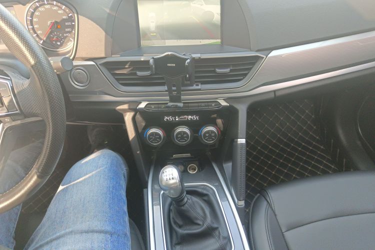 哈弗H6 2018款 蓝标 运动版 1.5T 手动两驱精英型中控内饰18