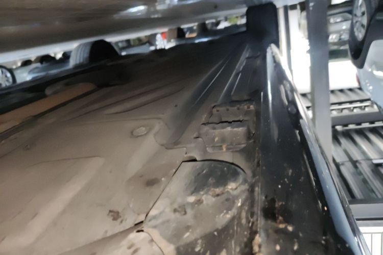 奔驰C级 2017款 改款 C 200 L局部细节9001