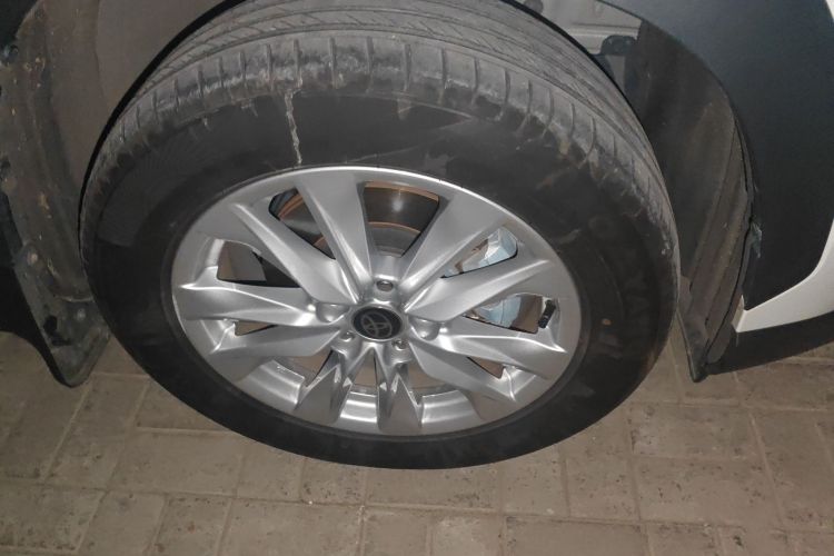 丰田 卡罗拉锐放 2023款 2.0L 先锋版车身外观10