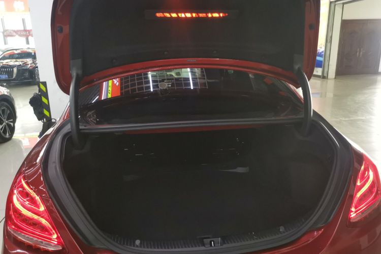 奔驰C级 2018款 C 200 运动版局部细节23