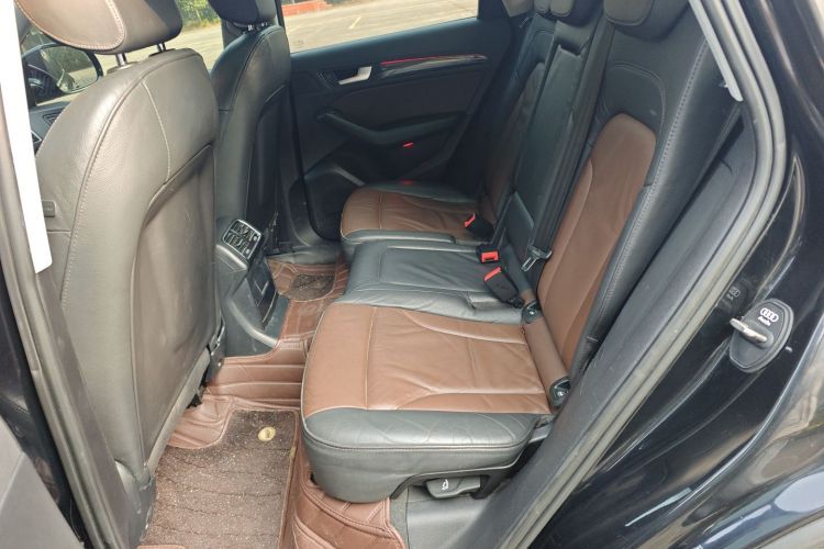 奥迪Q5 2018款 典藏版 40 TFSI 进取型中控内饰21