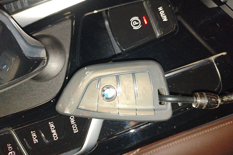 宝马5系 2022款 改款 530Li xDrive M运动套装中控内饰7001