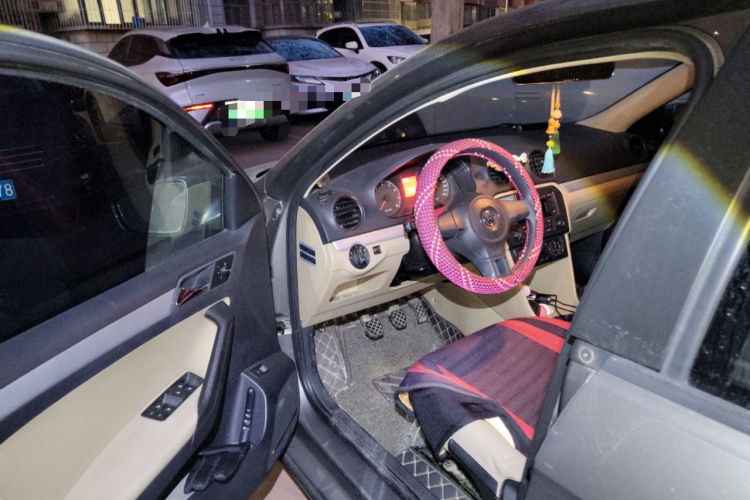 大众 捷达 2013款 1.6L 手动舒适型中控内饰20