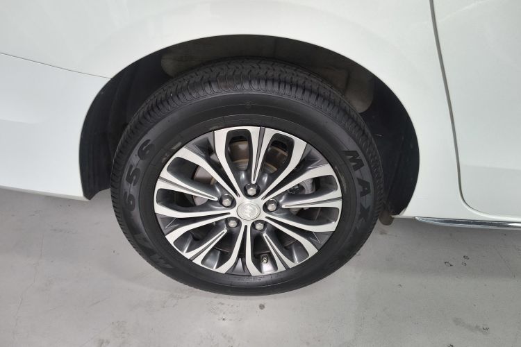 别克GL8 2023款 改款 陆上公务舱 豪华型车身外观6008