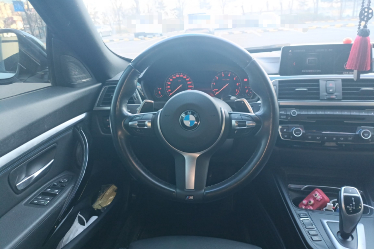 宝马3系GT 2020款 320i M运动曜夜版中控内饰13