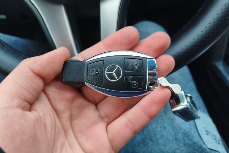 奔驰E级 2015款 E 180 L 运动型中控内饰7001