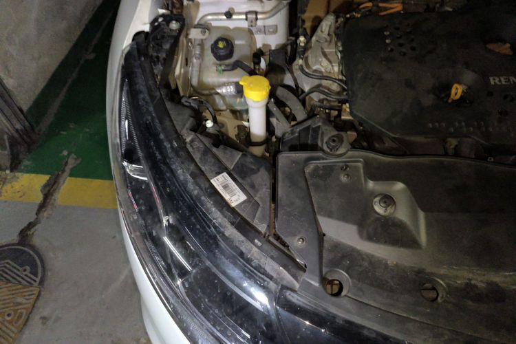 雷诺 Espace经典 2018款 TCe 300 旷逸版局部细节9003