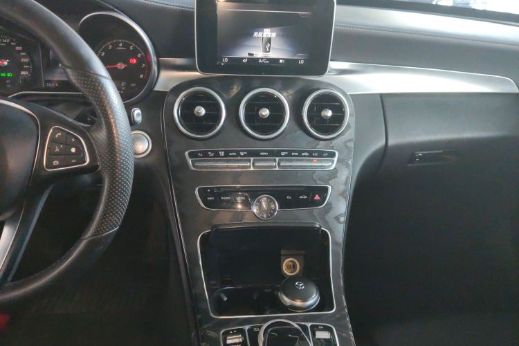 奔驰C级 2015款 改款 C 200 L 运动型中控内饰16