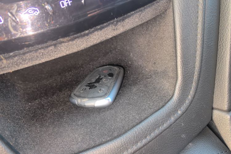 凯迪拉克XT5 2016款 25T 豪华型中控内饰7001