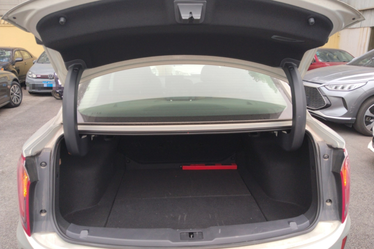 红旗E-QM5 2022款 431km 充电乐享版局部细节23