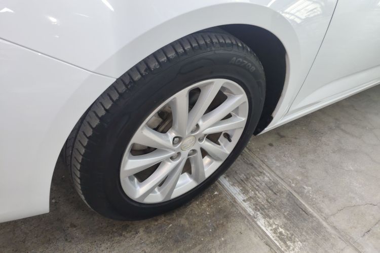 别克 威朗 2019款 三厢 15S 自动领先型车身外观6007