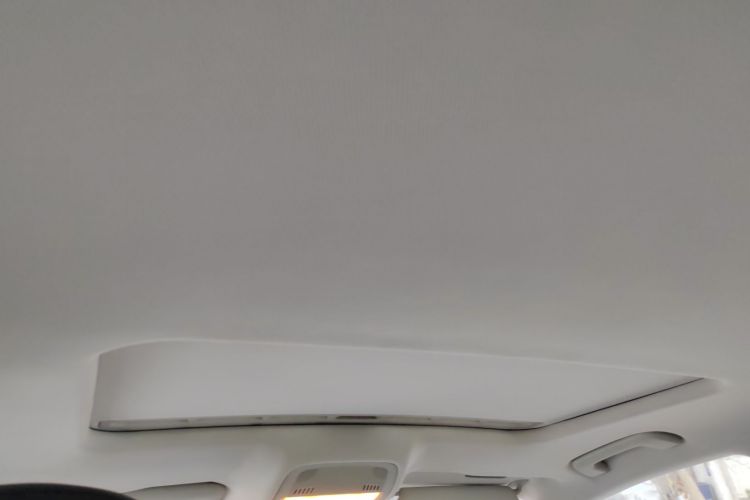 奥迪A4L 2010款 2.0 TFSI 运动型中控内饰22