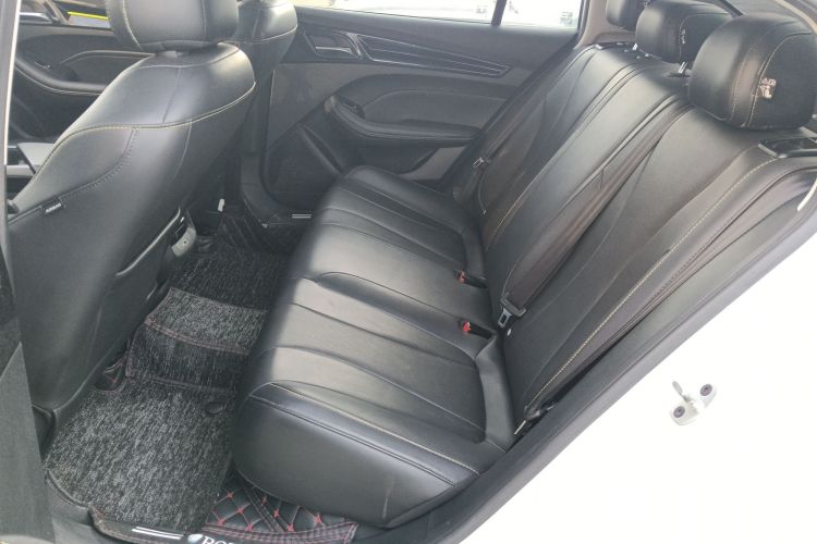 荣威i5 2021款 1.5L CVT钻石版中控内饰21