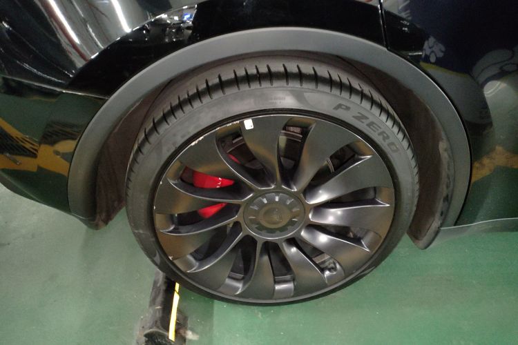 特斯拉 Model Y 2022款 Performance高性能全轮驱动版车身外观6008